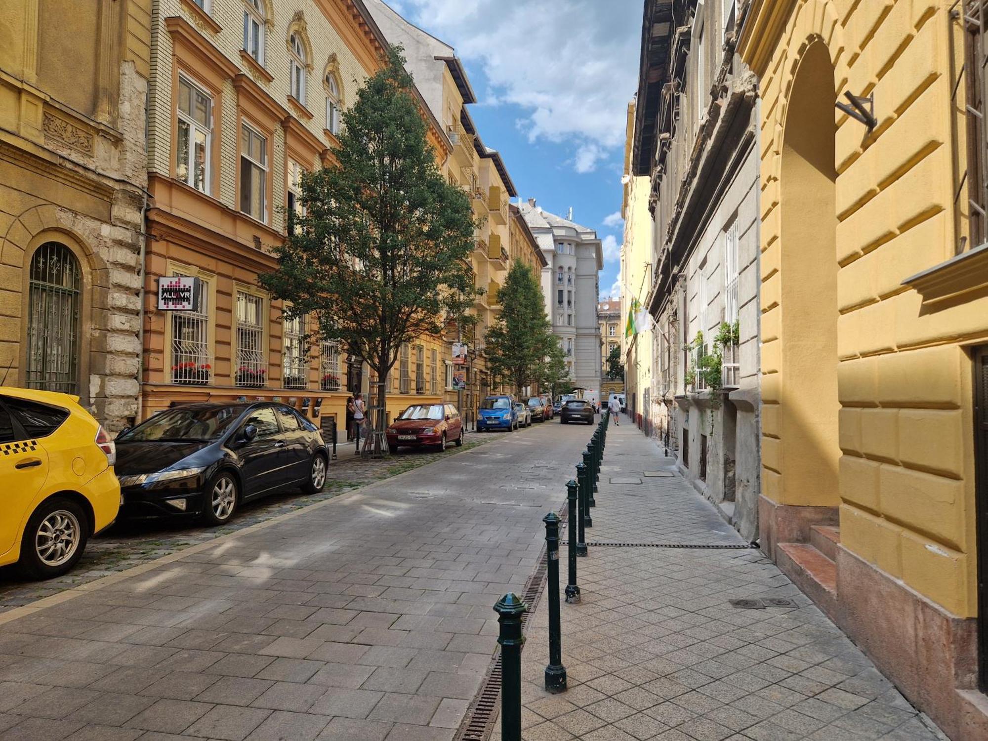 Maria Topfive With Free Parking And Brandnew Ac * Budapest